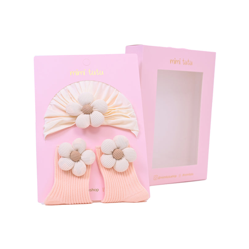 Beige Flower Pastel Accent Gift Set