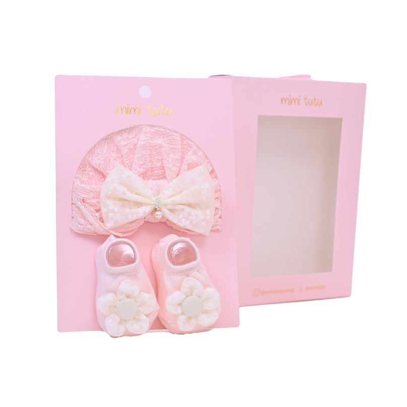 Pink and Ivory Flower Gift Set