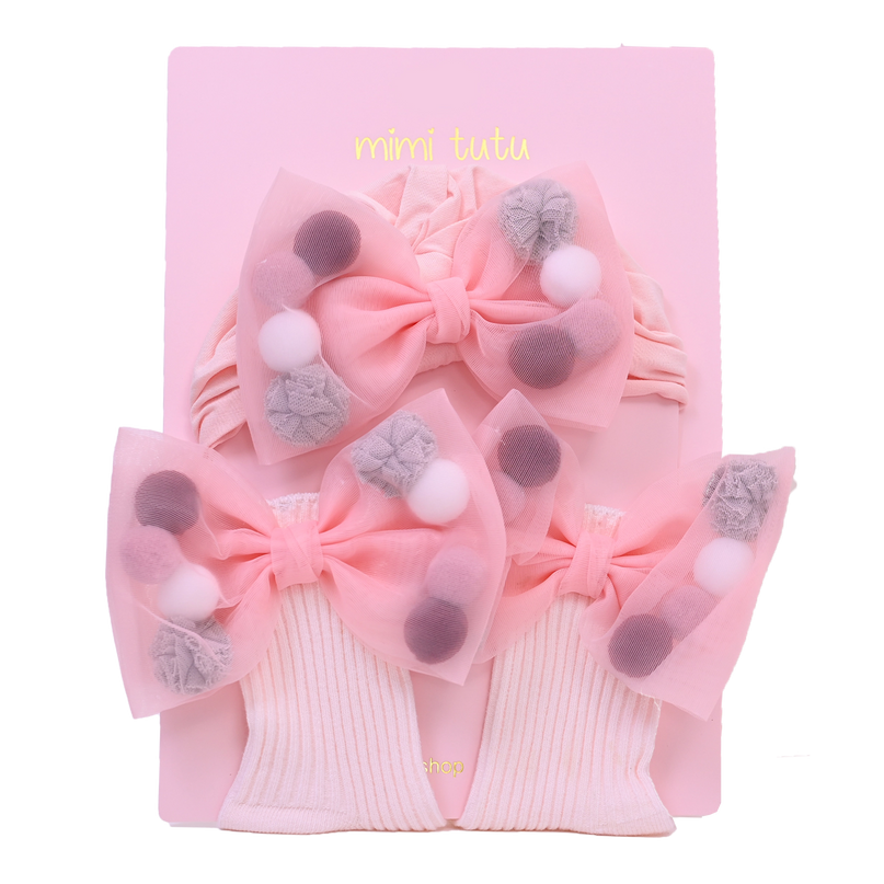 Pink Bow and Multicolored Accent Gift Set